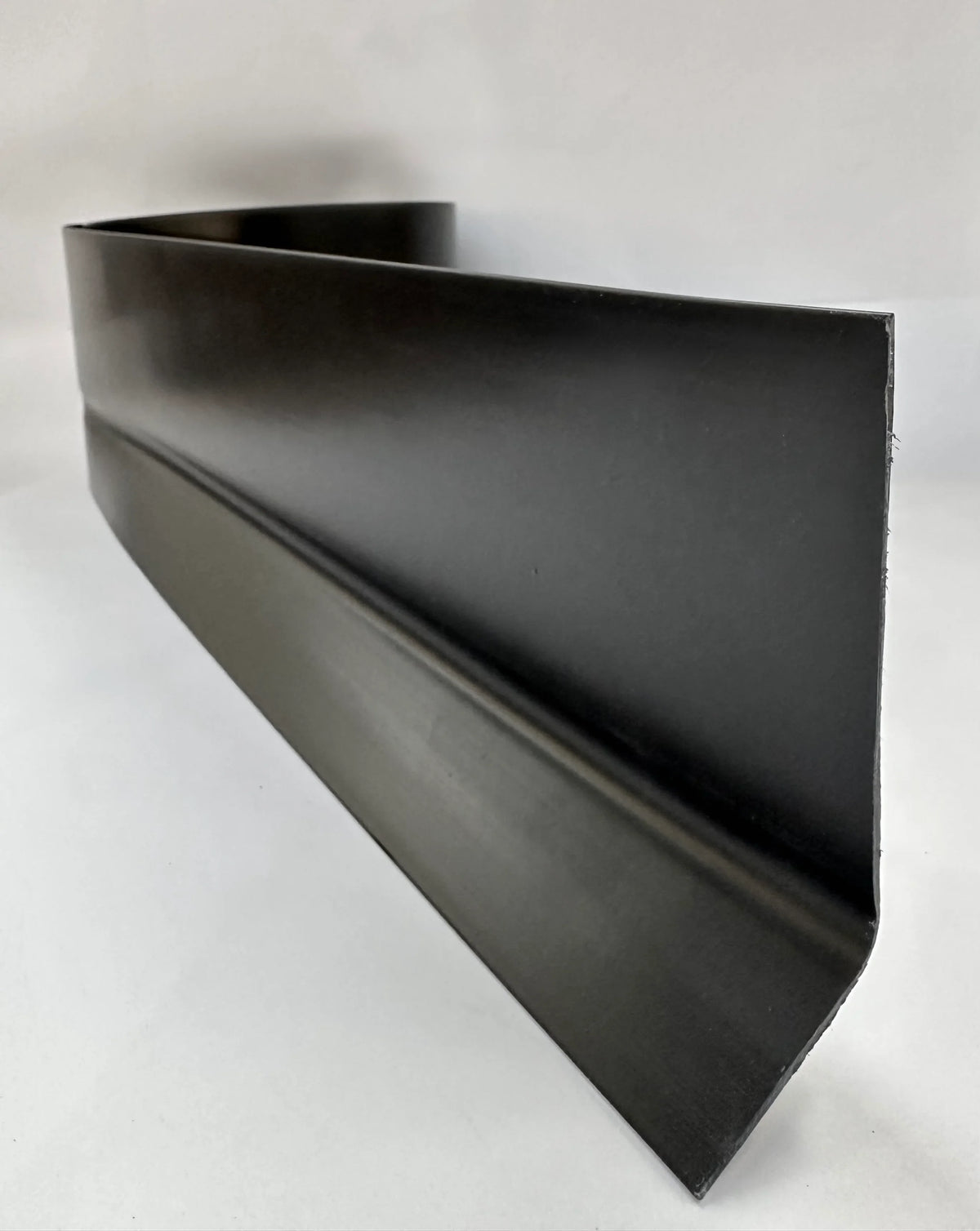 Premium Flexible PVC Skirting Board 100x25mm 810-L100 Premium Flexible PVC Skirting Board 100x25mm 810-L100